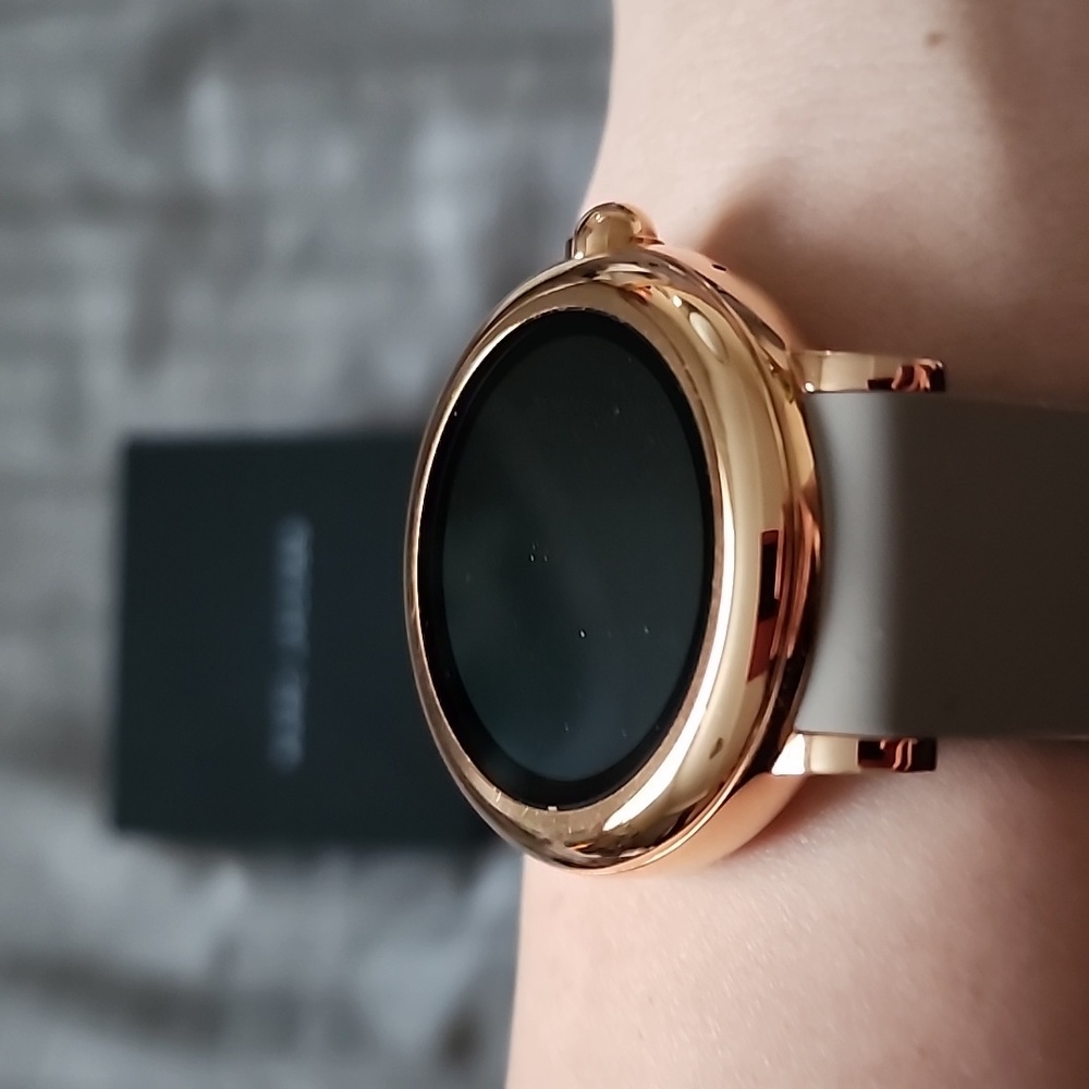 Marc Jacobs Rose Gold Case with Light Gray Strap Smartwatch - Picture 3 of 5